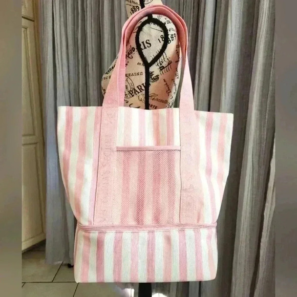 NWT Victoria's Secret bag with cooler - Picture 1 of 11